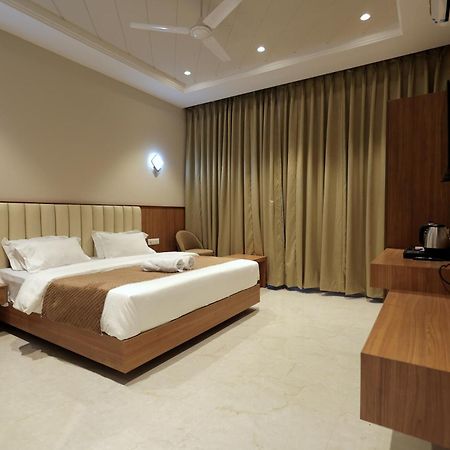 מוראדאבאד Hotel Regal Palm מראה חיצוני תמונה