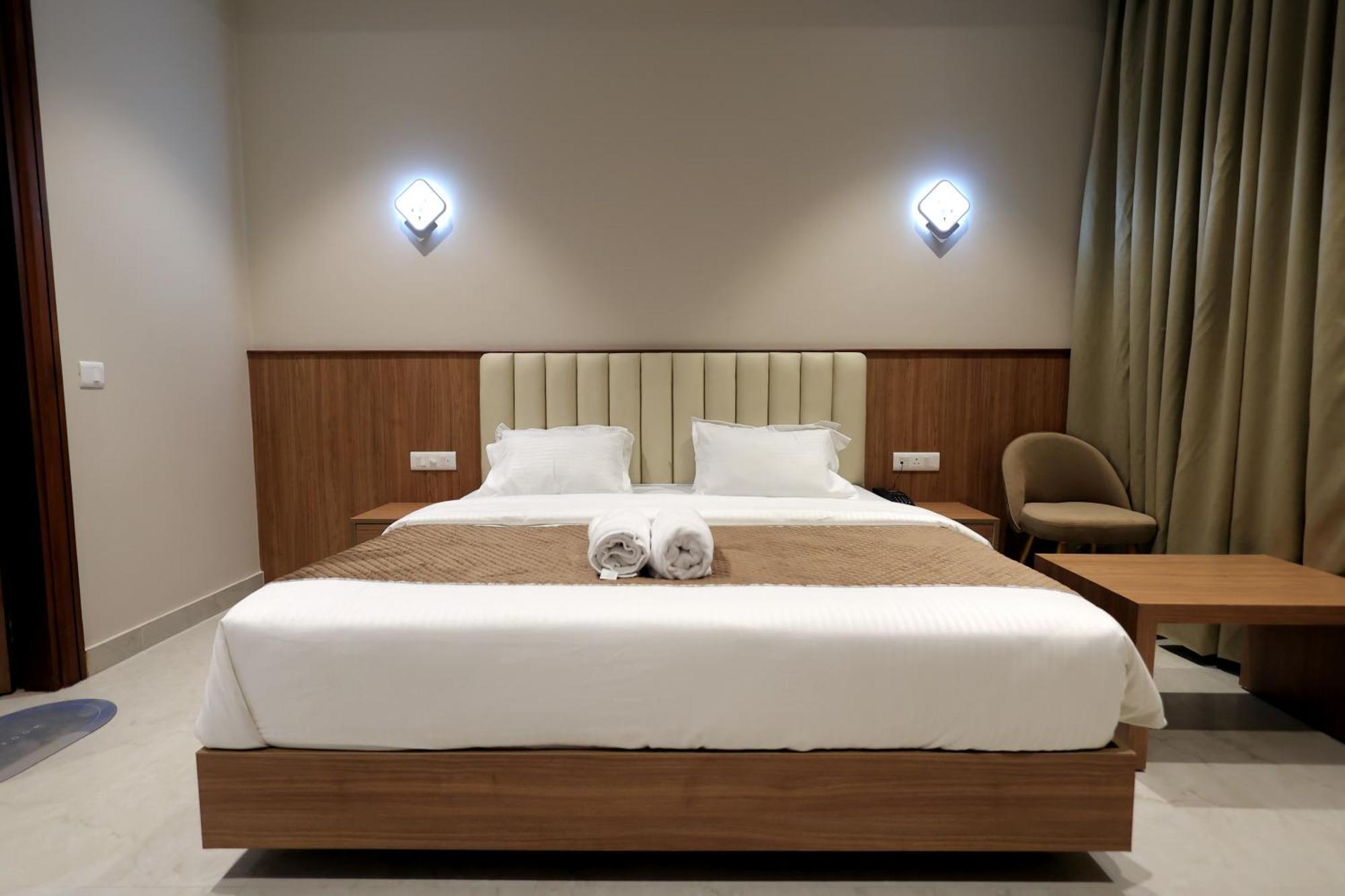 מוראדאבאד Hotel Regal Palm מראה חיצוני תמונה