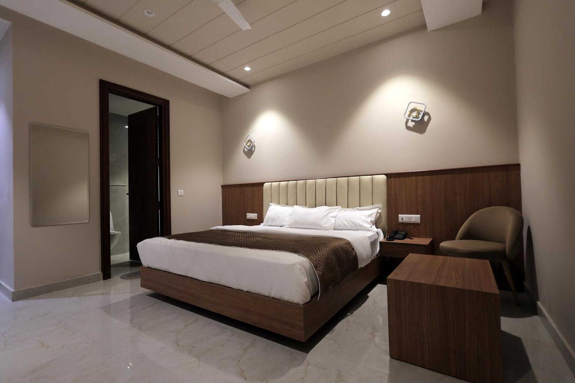מוראדאבאד Hotel Regal Palm מראה חיצוני תמונה