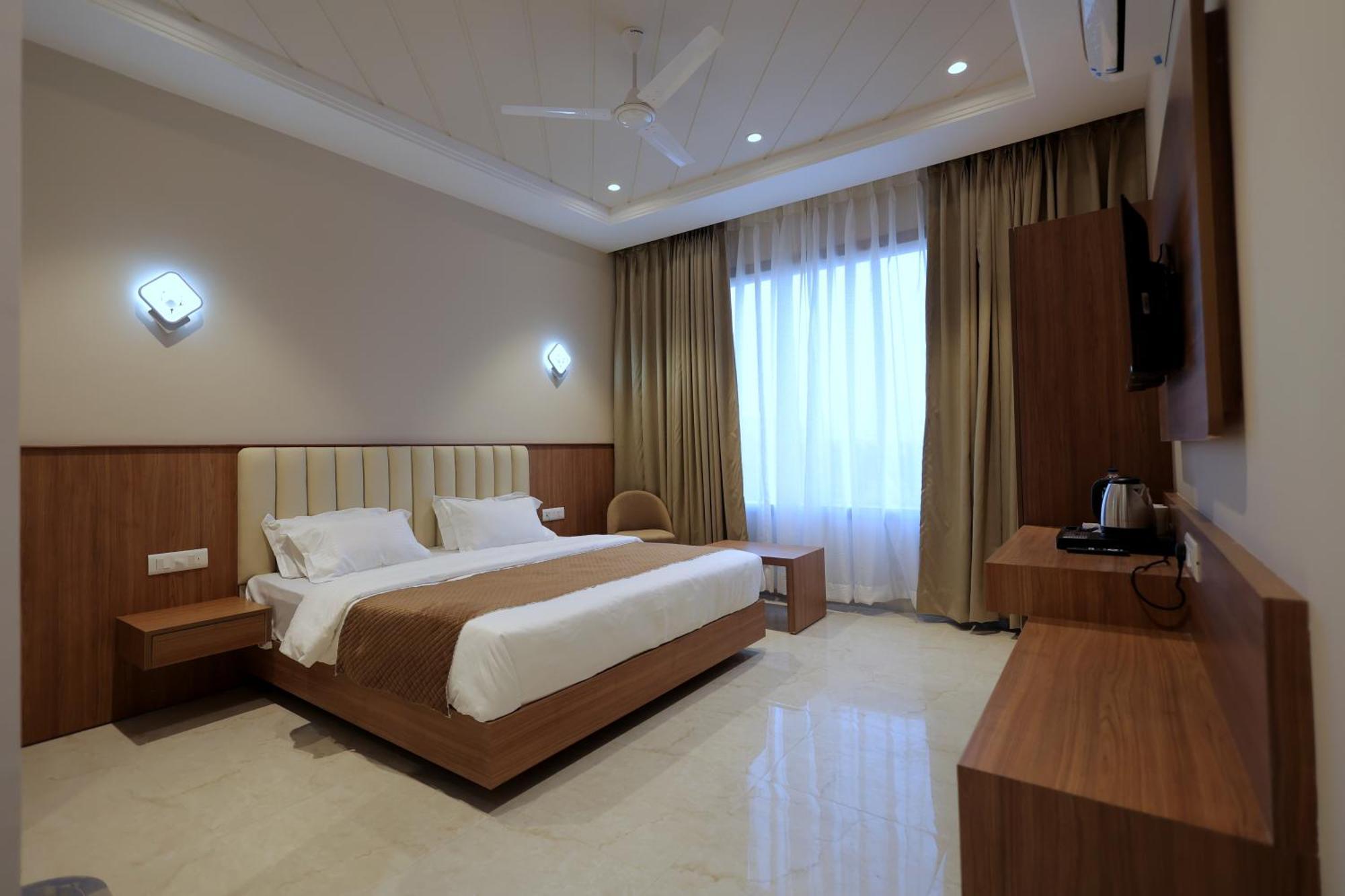 מוראדאבאד Hotel Regal Palm מראה חיצוני תמונה